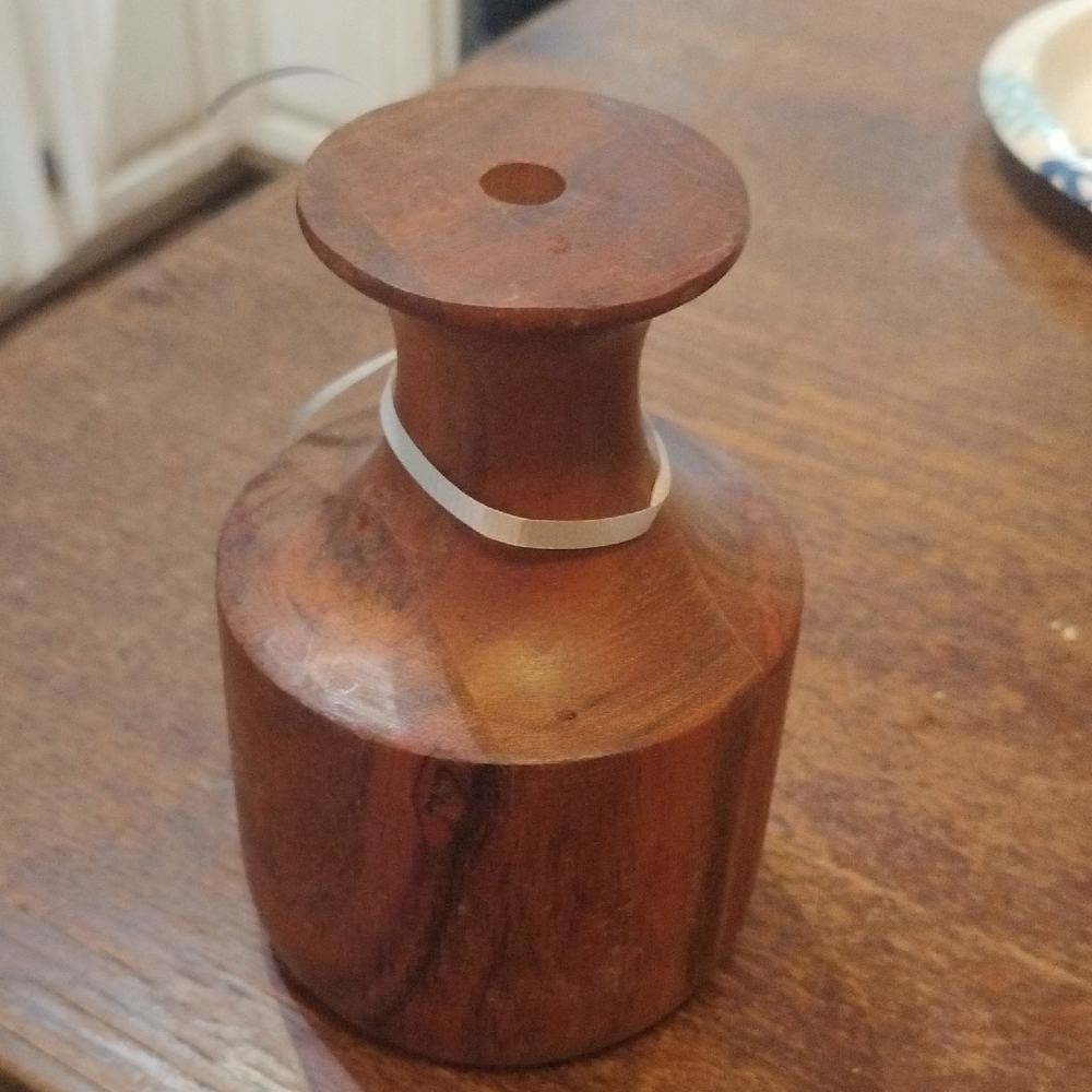 Two's Company Handcrafted Wood Bud Vase. 38GKS1